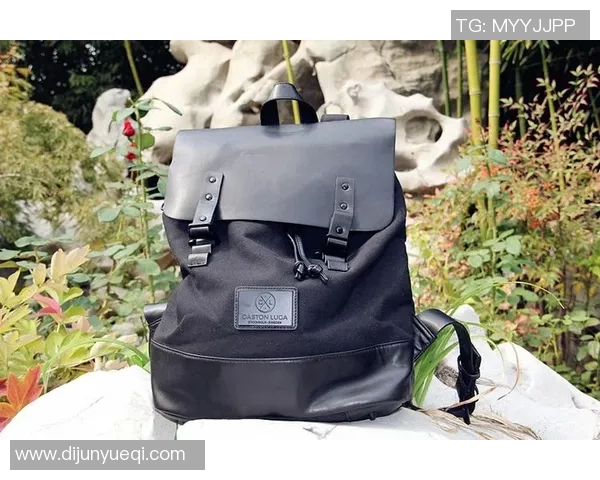 足球明星选择背包的时尚指南与实用推荐解析 足球明星选择背包的时尚指南与实用推荐解析