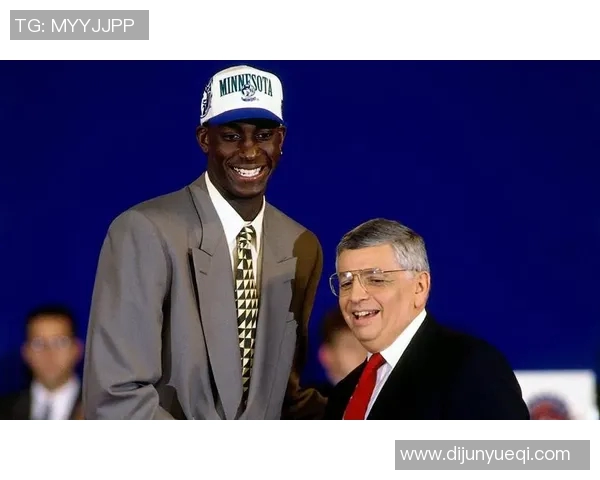 足球明星副弗兰的传奇人生与场上风采全解析 足球明星副弗兰的传奇人生与场上风采全解析